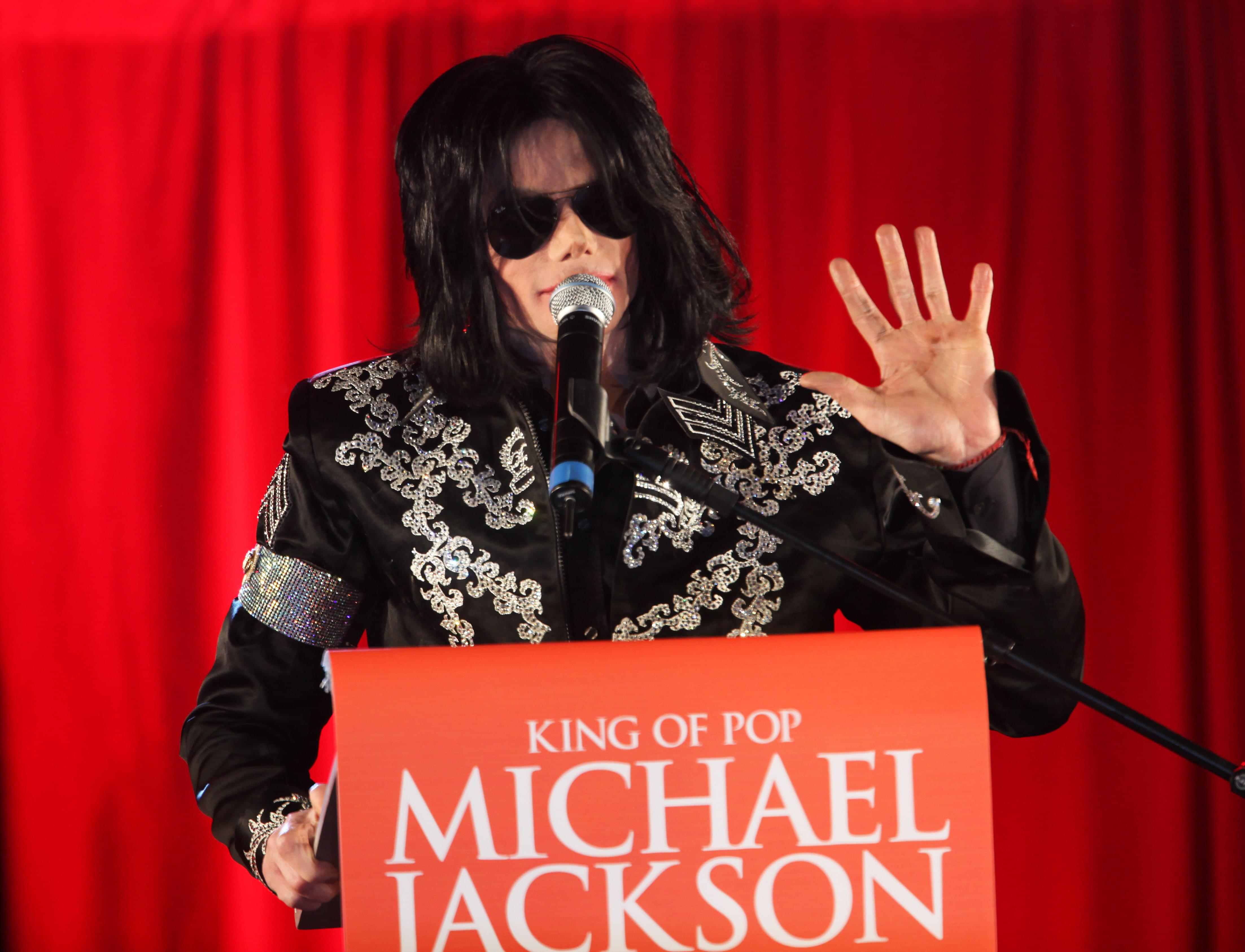 spøgelse erektion vask Michael Jackson's 'Thriller' Album Is No Longer Best Selling Album Of All  Time