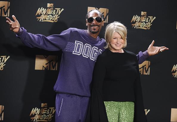 Snoop Dogg & Martha Stewart Recreate Sensual Scene From 